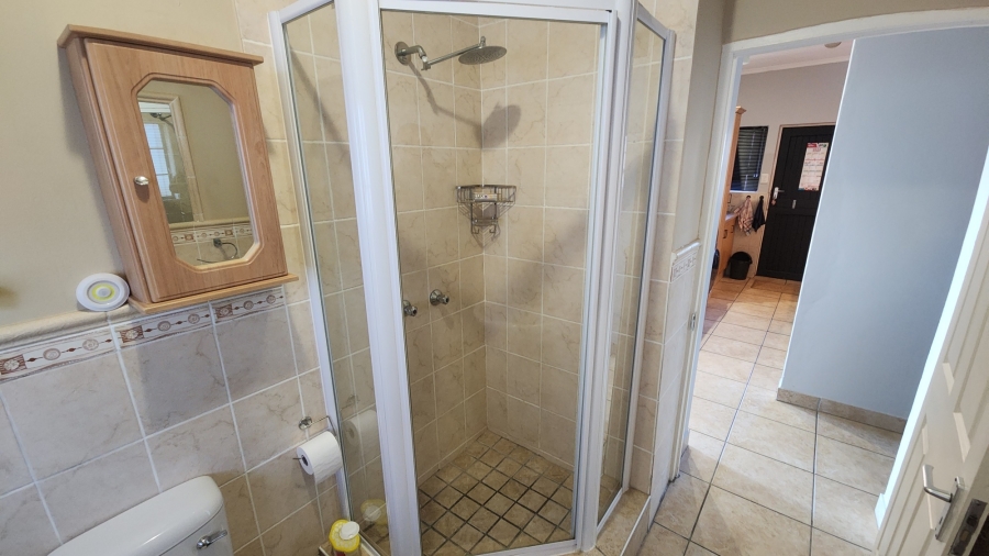 3 Bedroom Property for Sale in Menkenkop Western Cape